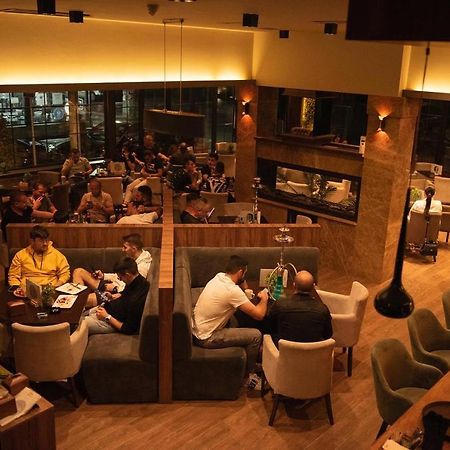 סטרוגה Griffon Bar Food Apartments מראה חיצוני תמונה
