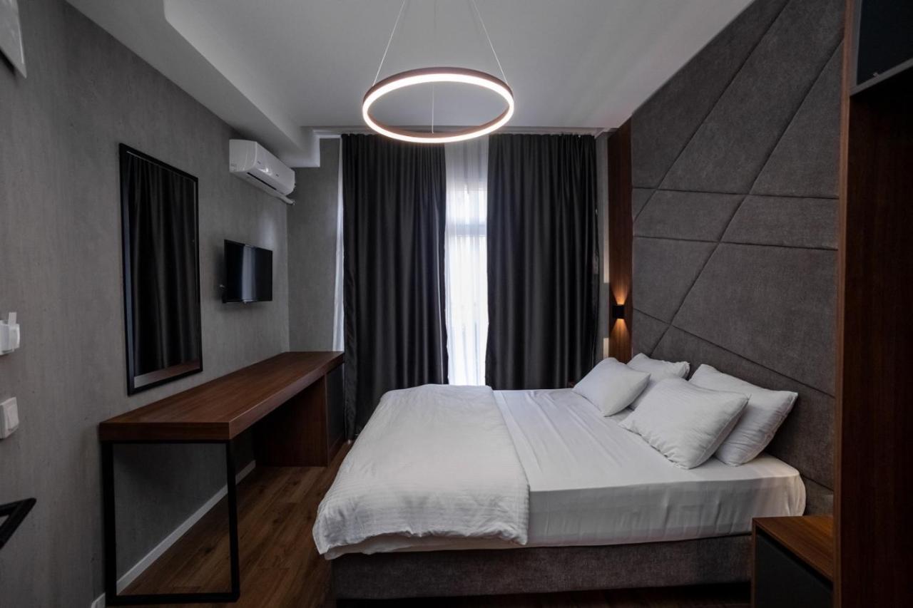 סטרוגה Griffon Bar Food Apartments מראה חיצוני תמונה