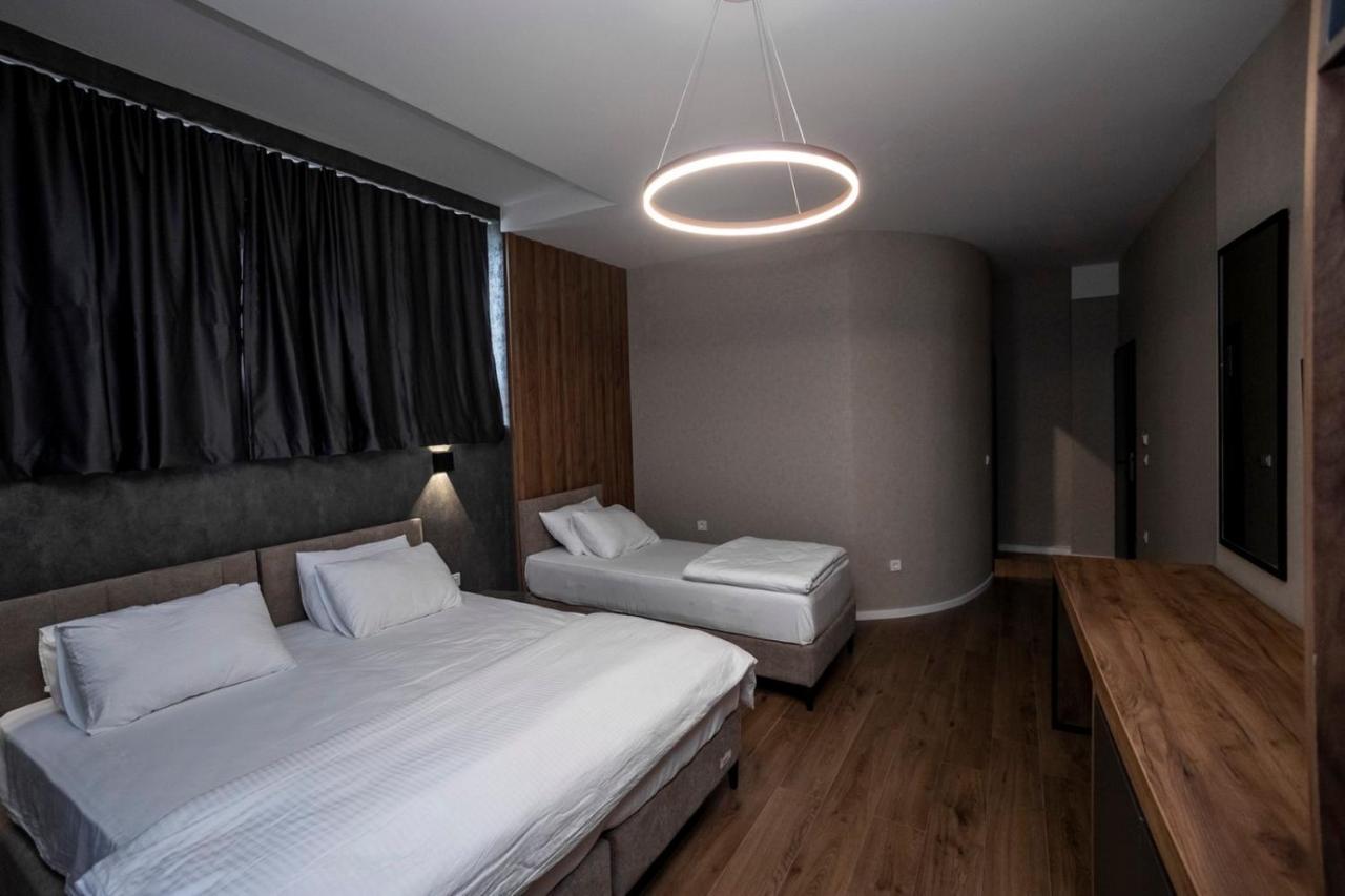 סטרוגה Griffon Bar Food Apartments מראה חיצוני תמונה