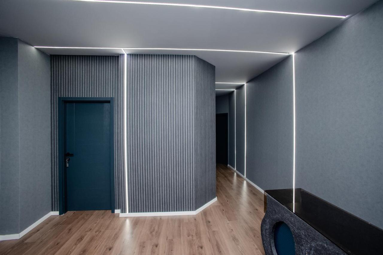 סטרוגה Griffon Bar Food Apartments מראה חיצוני תמונה