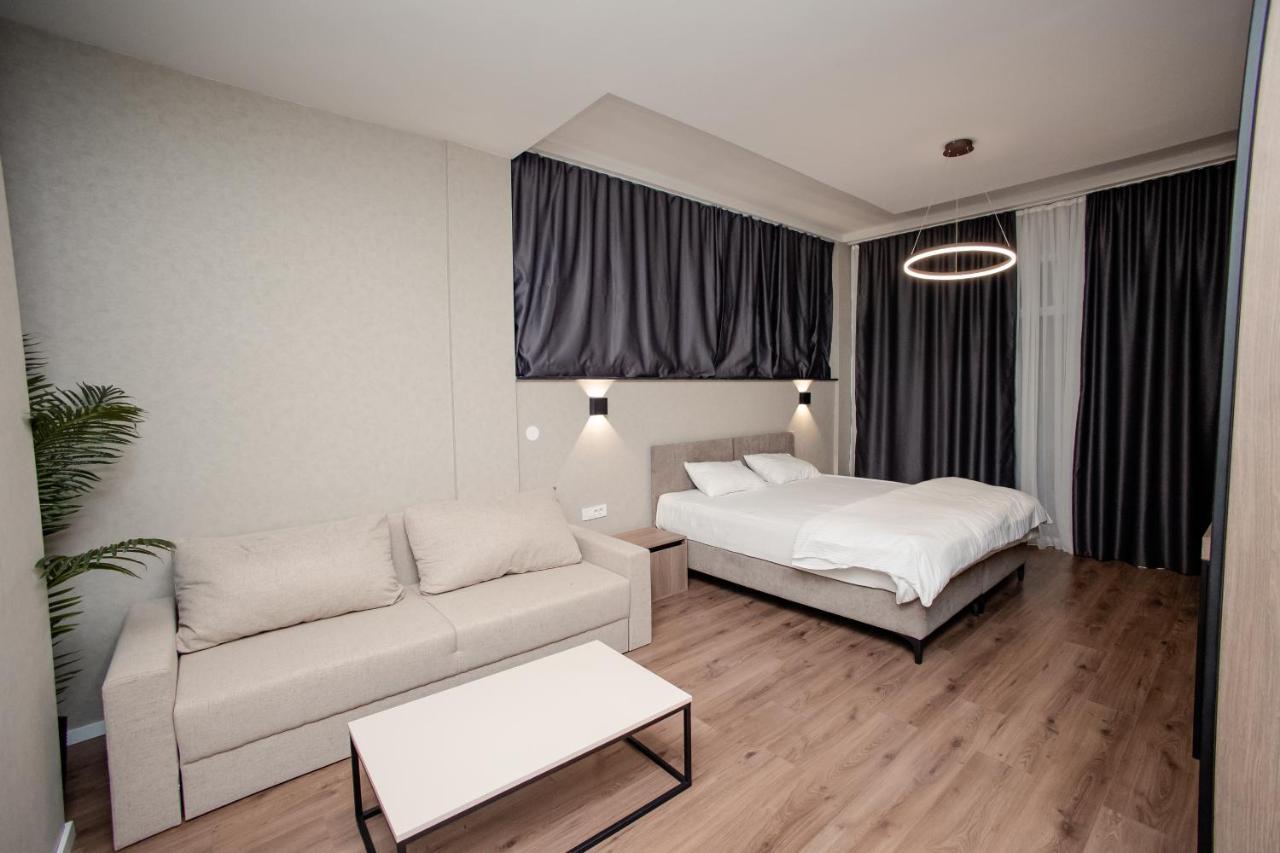 סטרוגה Griffon Bar Food Apartments מראה חיצוני תמונה